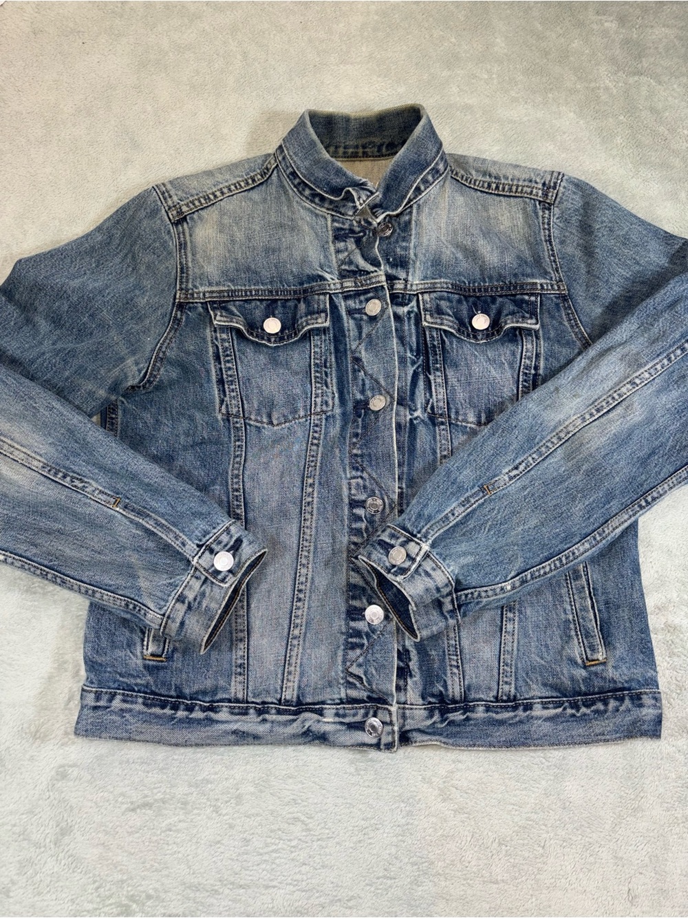 GAP 1969 Vintage Distressed Blue Denim Trucker Jacket - Size Large